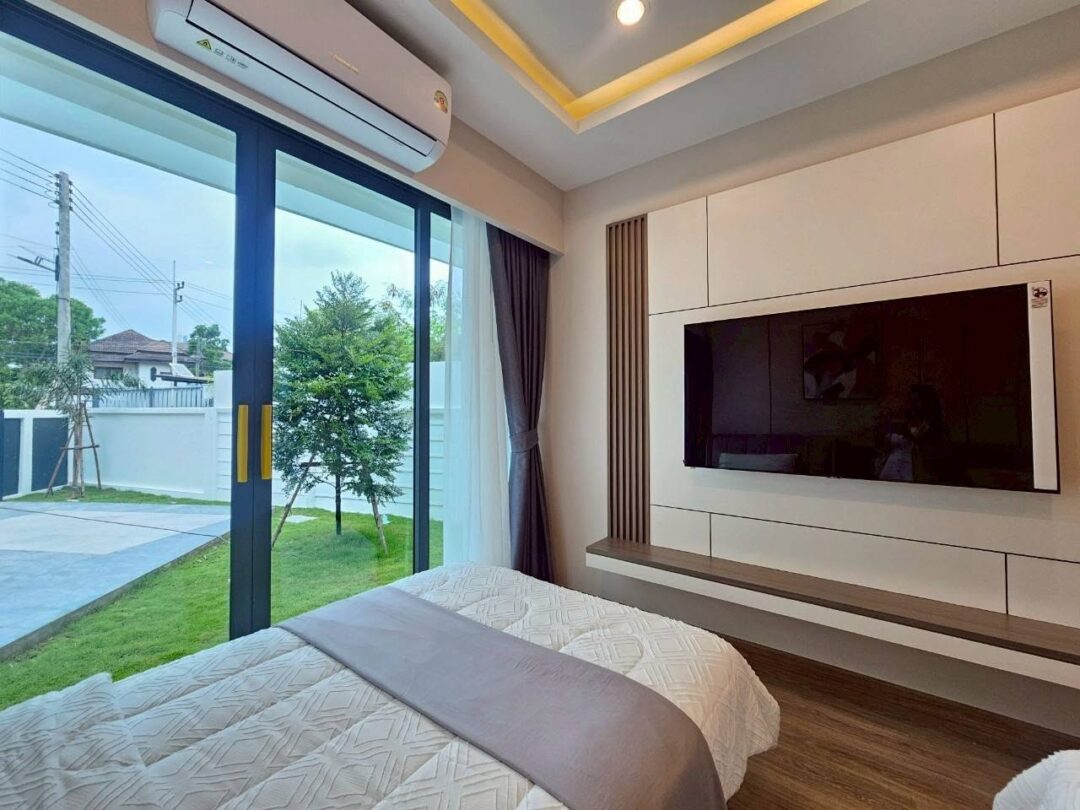 710755211_27513763384914785_7449215149511245795_n 4-bedroom Pool Villa-Only 1.5 km from Jomtien Beach