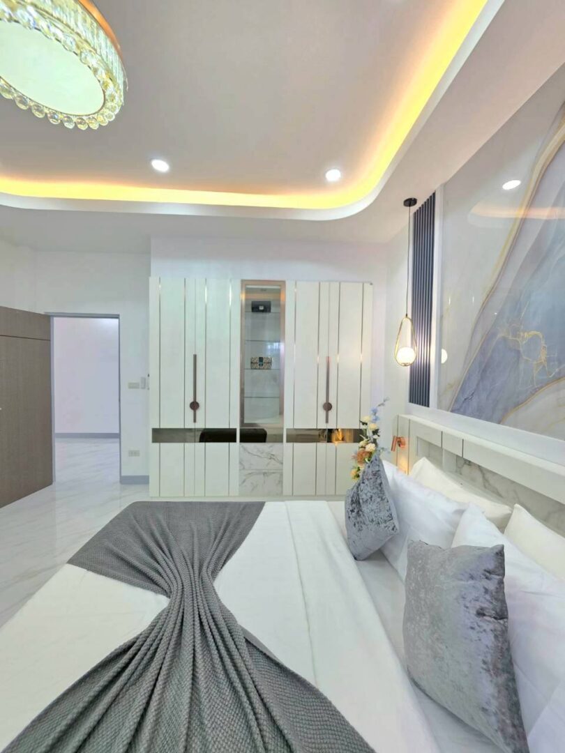 716137760_27606589462298843_7922102456596804571_n 4-bedroomLuxury Pool Villa – Mabprachan Lake, East Pattaya