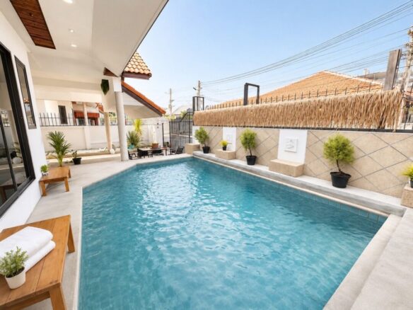 Pet-friendly 4-bedroom Pool Villa, near Jomtien Beach