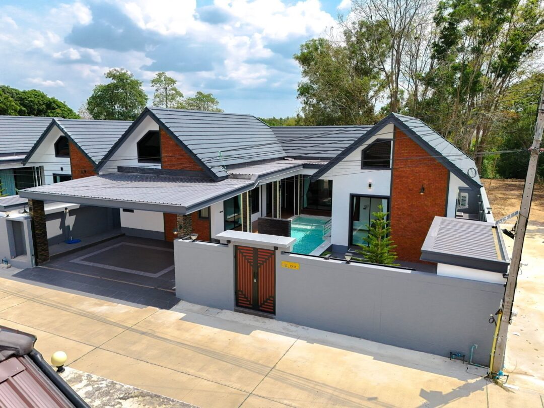 default 3 bedroom House with Private Pool in Pong, Near Mabprachan Lake