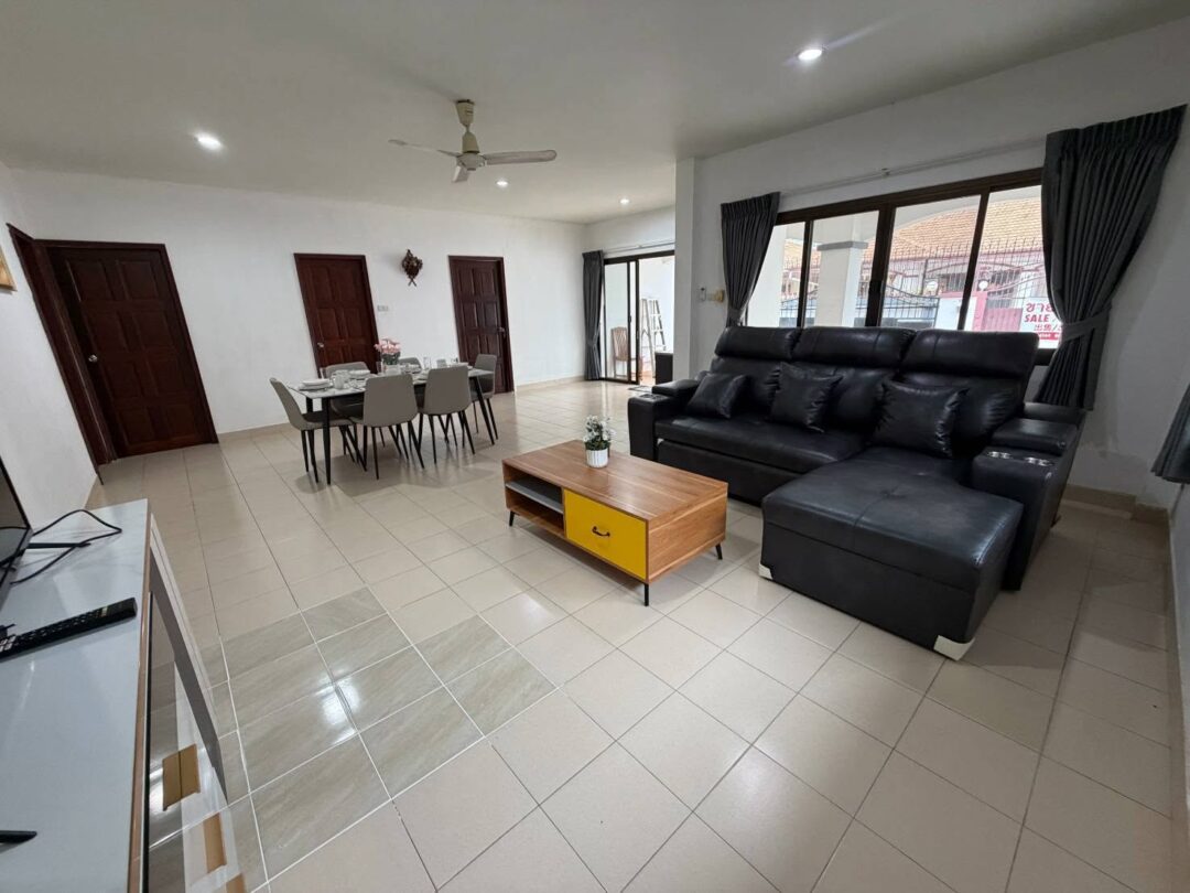 718102395_2072613210314287_434053437596868963_n 3-bedroom Pool Villa in Jomtien, Pattaya