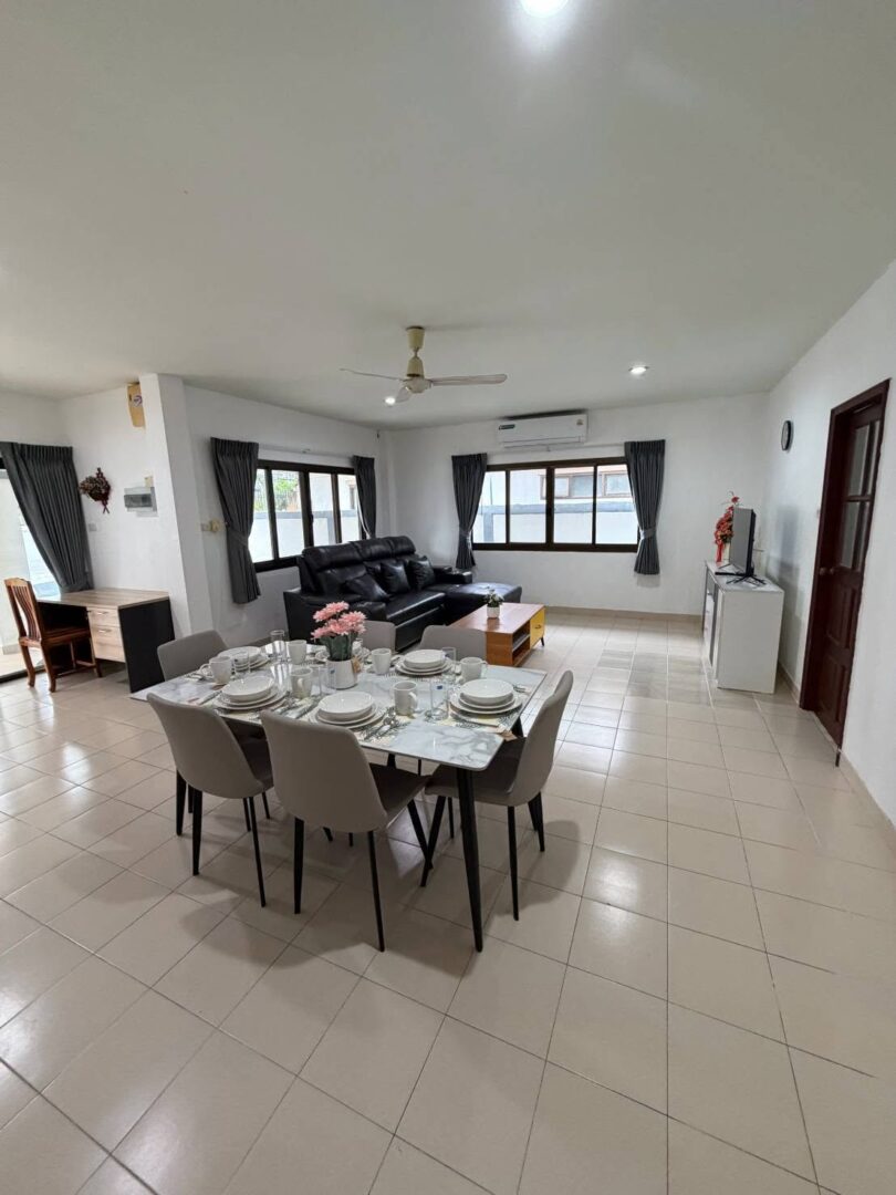 719100583_2072613093647632_332734527315239449_n 3-bedroom Pool Villa in Jomtien, Pattaya