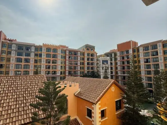 Pool View 1-bedroom Condo at Venetian Signature Condo Resort, Jomtien