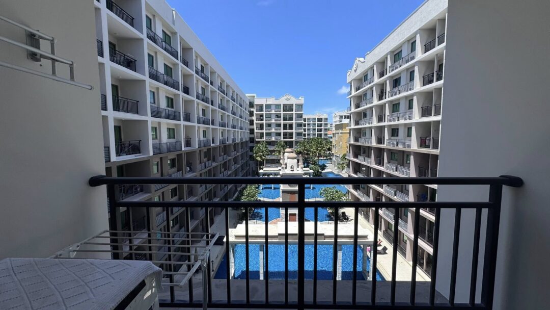 1-bedroom with Pool View at Arcadia Beach Continental Condo, Thappraya