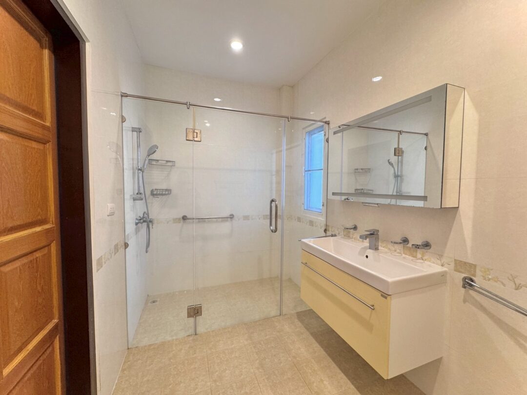3-bedroom Single House at Baan Panalee Thungkha, Hauy Yai