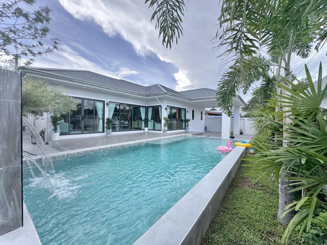 3-bedroom Pool Villa in Huay Yai