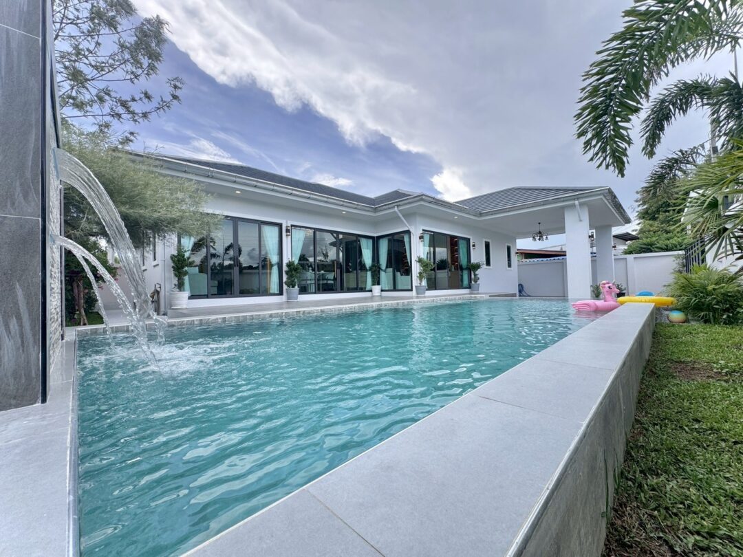 3-bedroom Pool Villa in Huay Yai