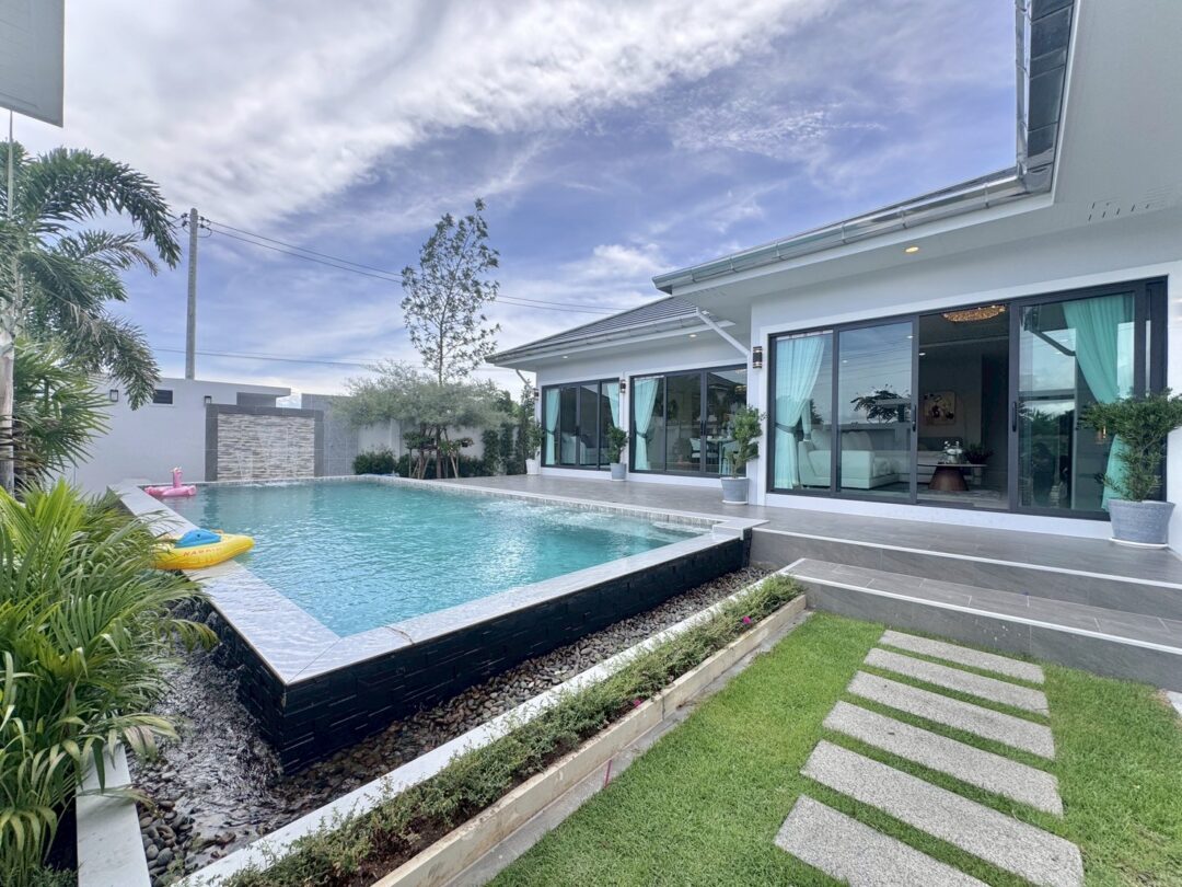3-bedroom Pool Villa in Huay Yai