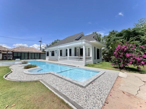 4-bedroom Standalone Pool Villa in Hauy Yai