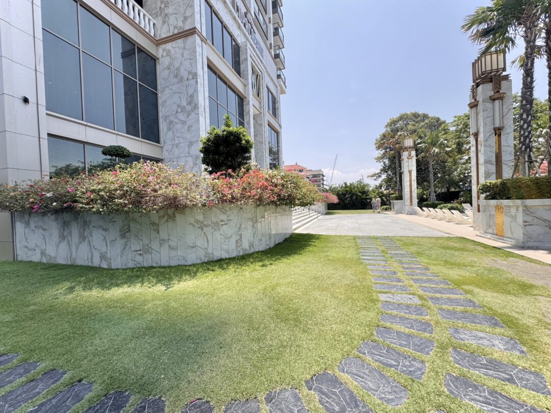 Sea View 1-bedroom Condo at Copacabana Beach Jomtien