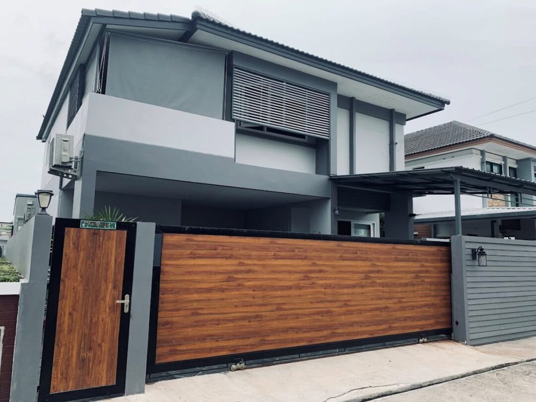 615438836_888259523901715_6264332417469699088_n 3-bedroom Pool Villa in Uraiwan Park View Village, Solar-Powered, East Pattaya
