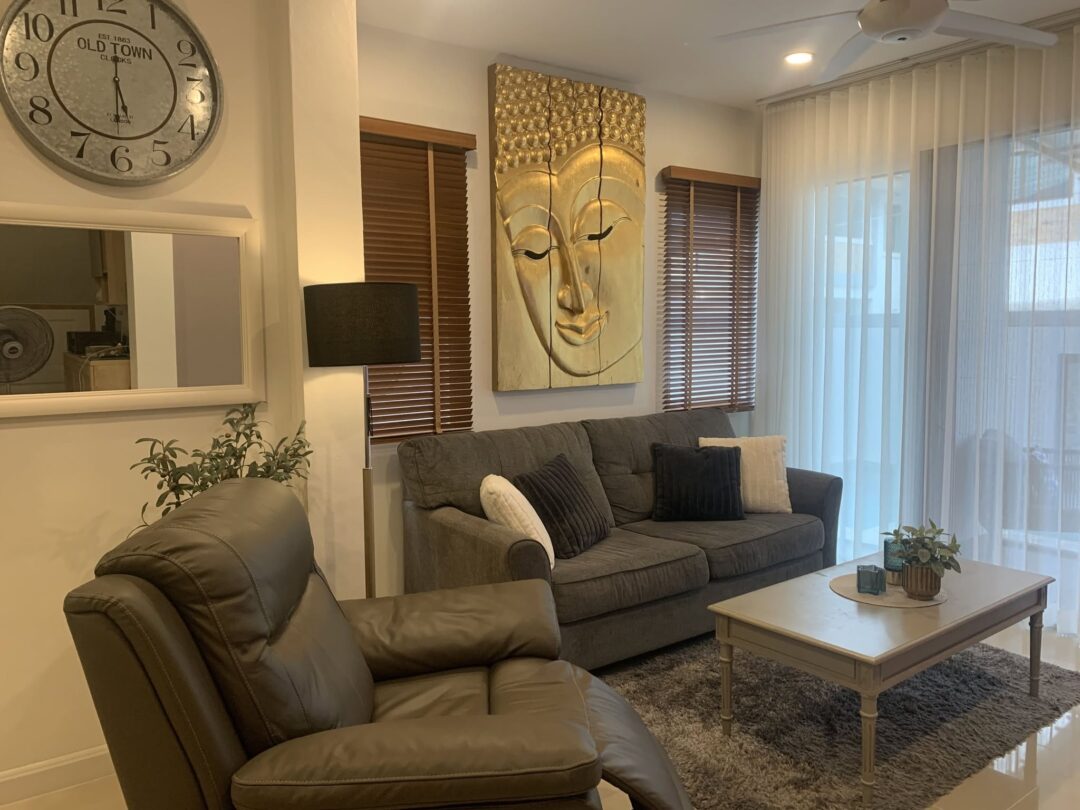 615564668_888261650568169_4248563903174559959_n 3-bedroom Pool Villa in Uraiwan Park View Village, Solar-Powered, East Pattaya