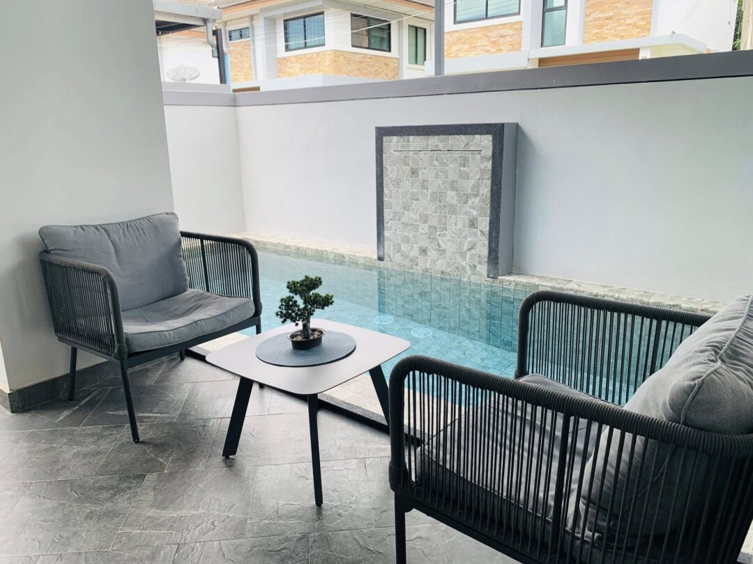 615818009_888258557235145_9069645963511909991_n 3-bedroom Pool Villa in Uraiwan Park View Village, Solar-Powered, East Pattaya