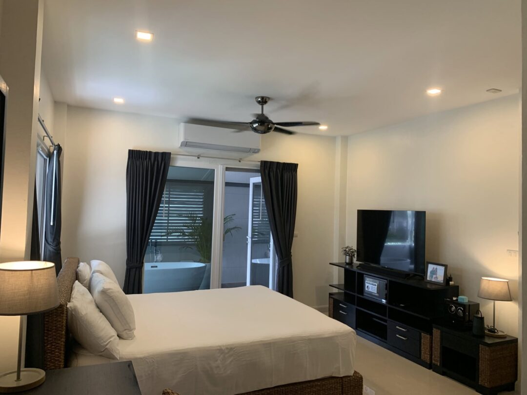 616819485_888262427234758_3571844619154205664_n 3-bedroom Pool Villa in Uraiwan Park View Village, Solar-Powered, East Pattaya