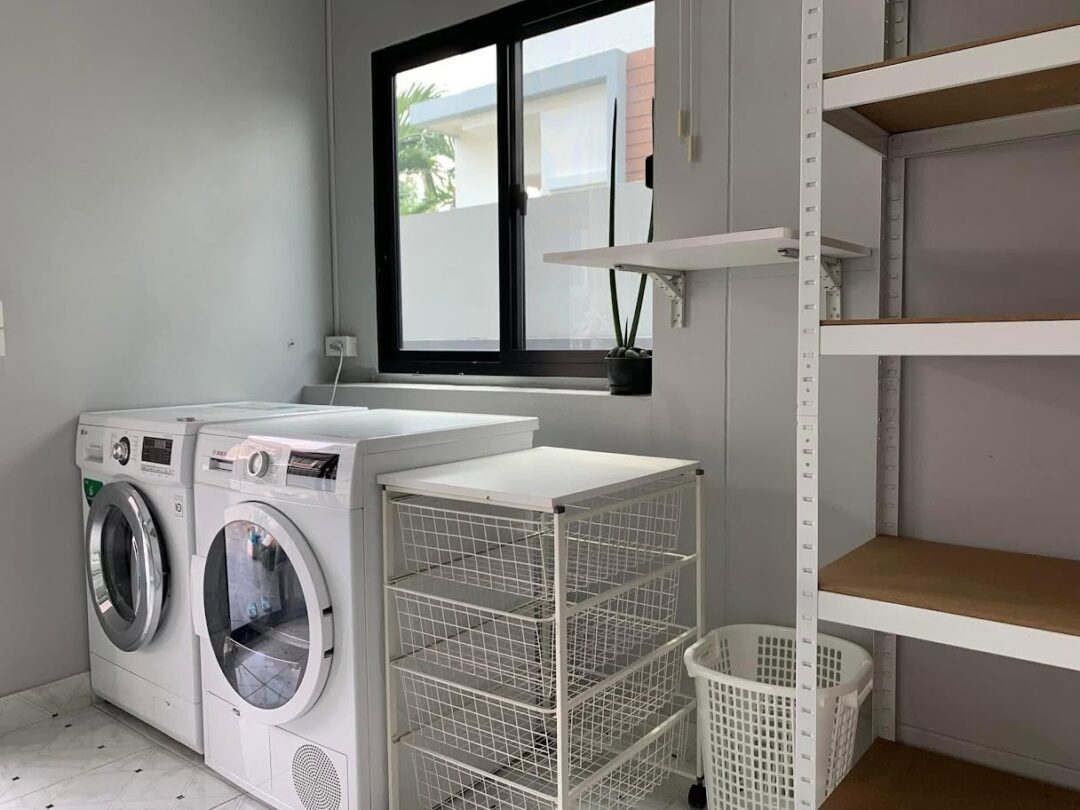 616826475_888264400567894_7310700438831594749_n 3-bedroom Pool Villa in Uraiwan Park View Village, Solar-Powered, East Pattaya