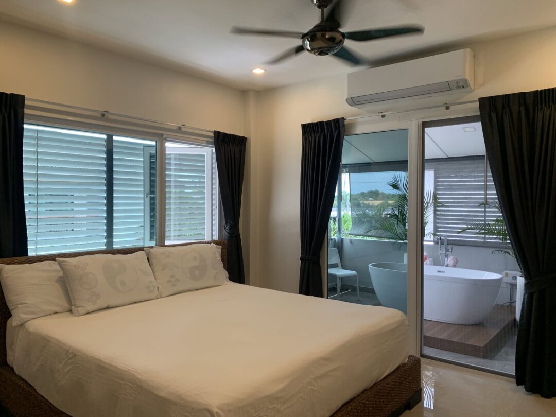 616839358_888262467234754_6490504707876077447_n 3-bedroom Pool Villa in Uraiwan Park View Village, Solar-Powered, East Pattaya