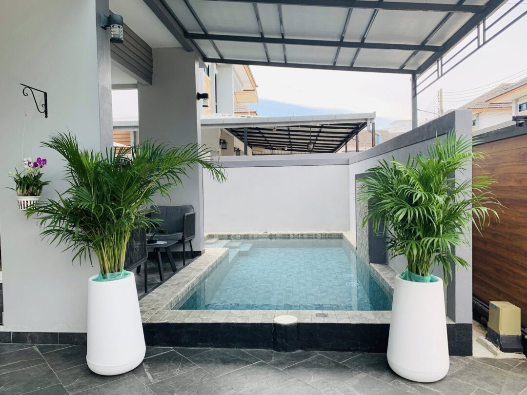 616848620_888258613901806_4554901288985452009_n 3-bedroom Pool Villa in Uraiwan Park View Village, Solar-Powered, East Pattaya