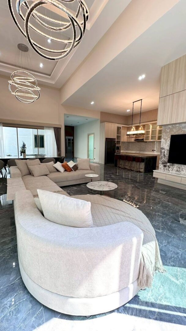 649193600_26687899004135103_7594501165816112144_n 4-bedroom Luxury Pool Villa at Baan Mae Bibury, East Pattaya