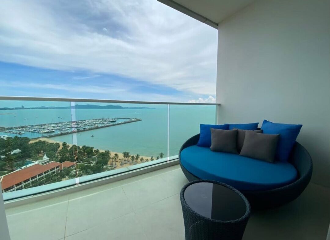 2-bedroom Sea View Luxury Beachfront Condo at Mövenpick White Sand Beach Pattaya
