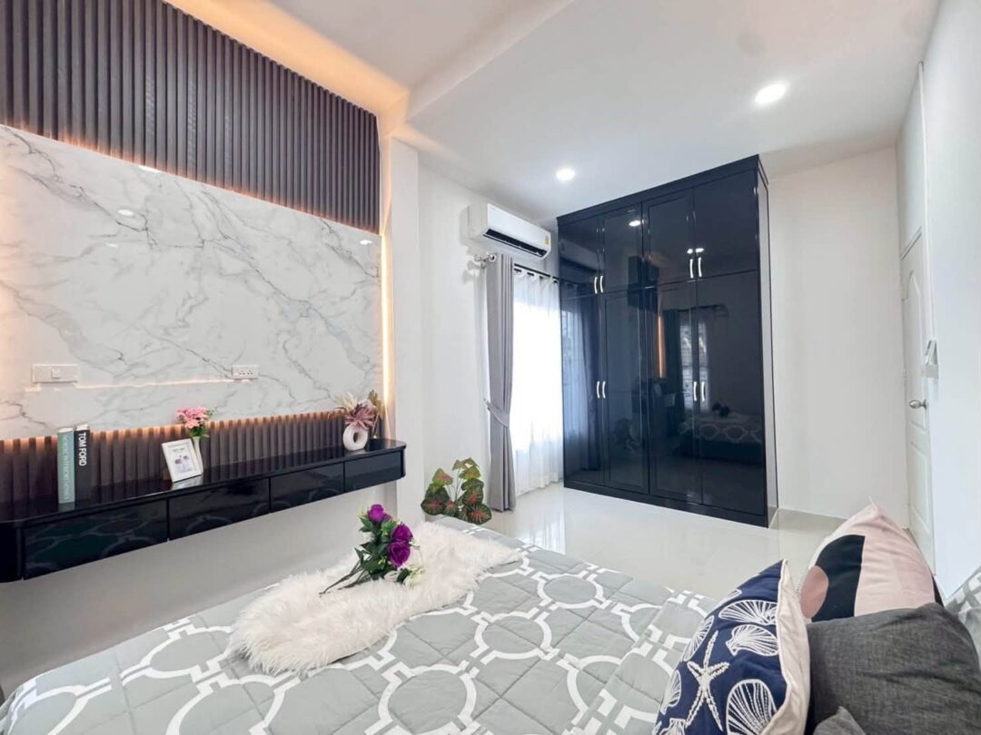 739012749_27906362478969365_400362844730678948_n 5-bedroom Pool Villa at Thai Garden Hill Village, Nong Prue