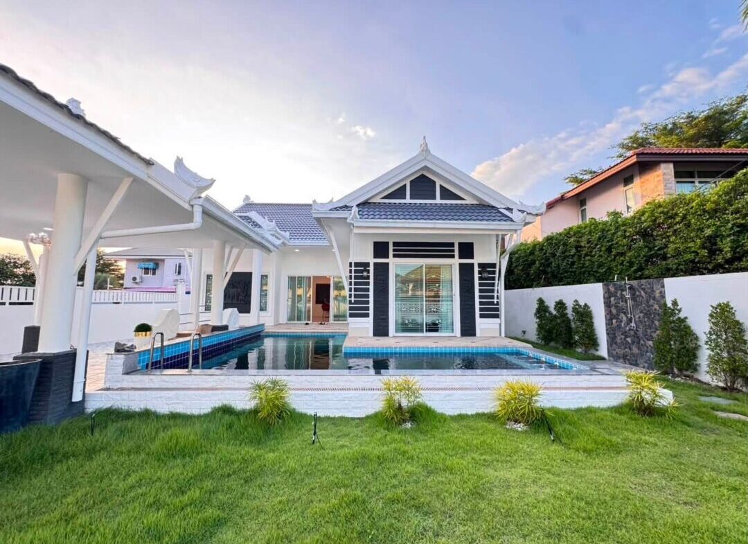 5-bedroom Pool Villa at Thai Garden Hill Village, Nong Prue