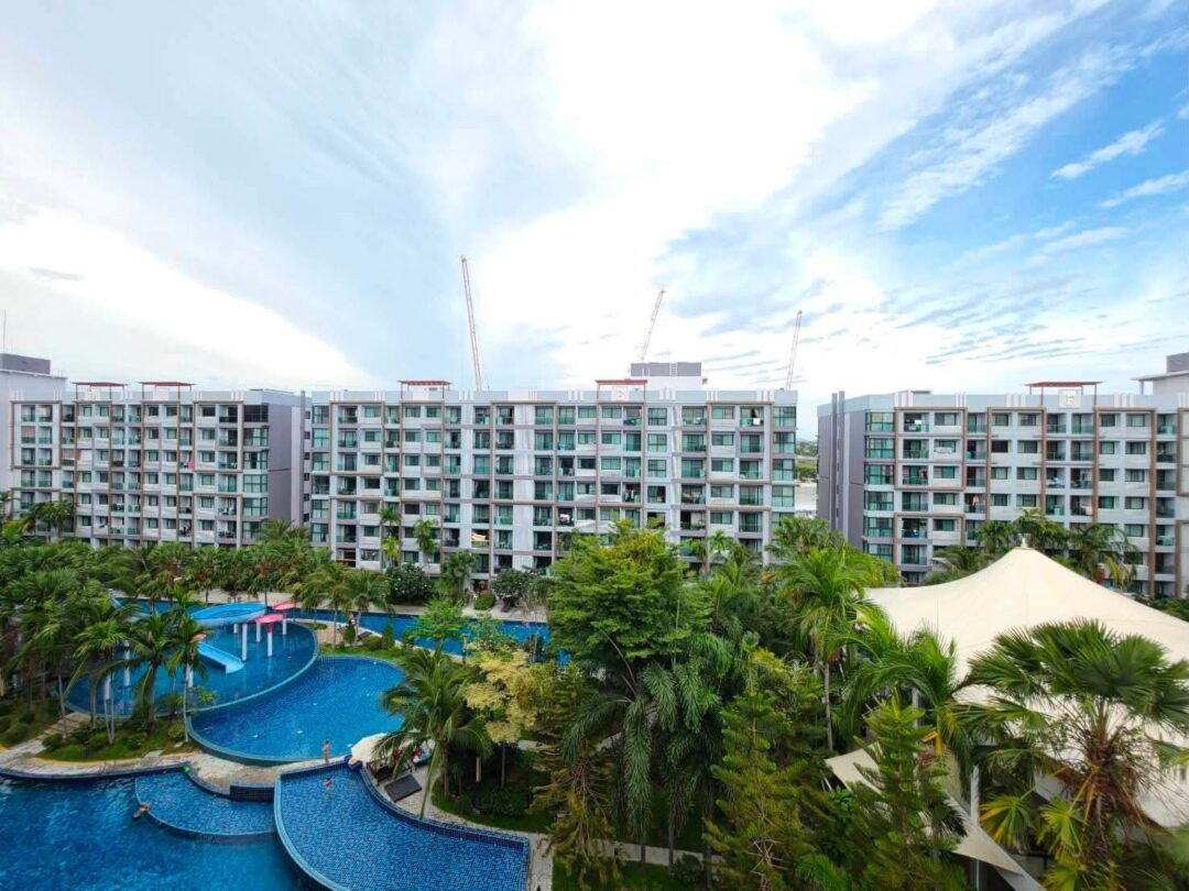 752189435_27760554333575571_2579075276346150736_n 2-bedroom at Dusit Grand Park 1, Corner Unit with Pool View