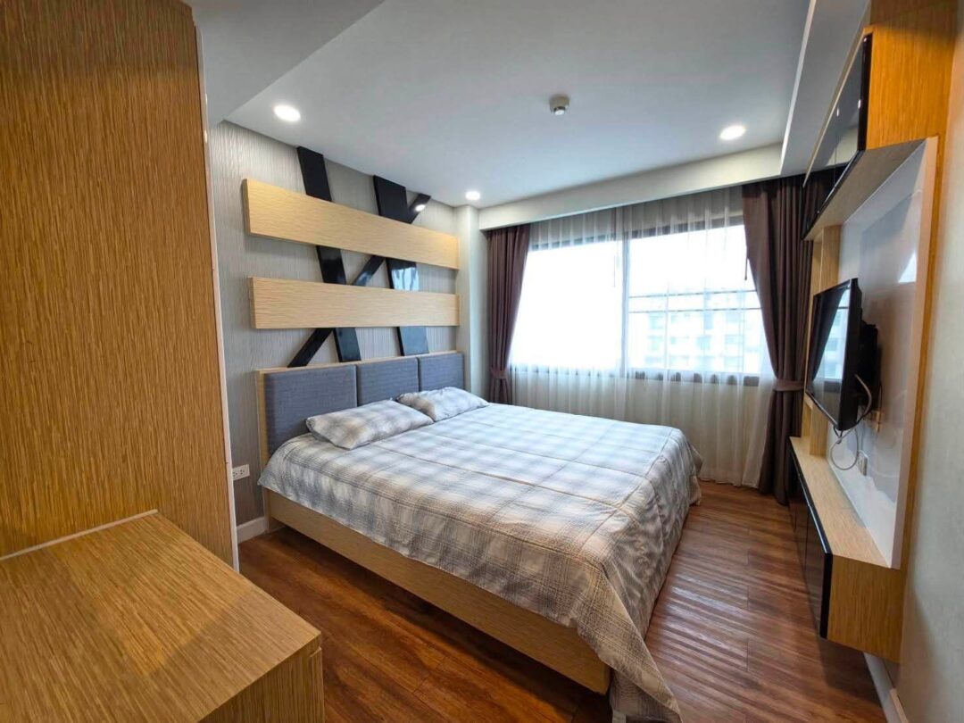 752782395_27760552036909134_2020265365907234701_n 2-bedroom at Dusit Grand Park 1, Corner Unit with Pool View