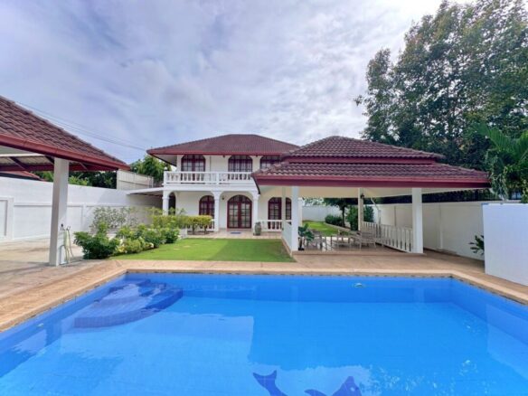 3-bedroom Pool Villa at Cherry Blossom Residence 1, East Pattaya