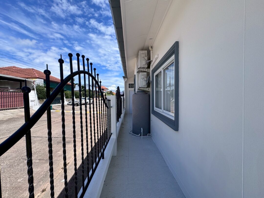 3-bedroom Corner Single House in Eakmongkol 4/1 Village, East Pattaya