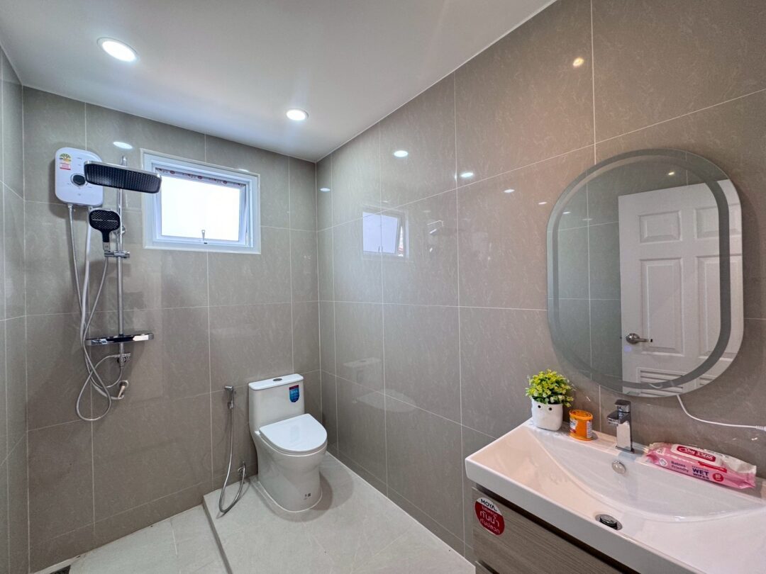 3-bedroom Corner Single House in Eakmongkol 4/1 Village, East Pattaya