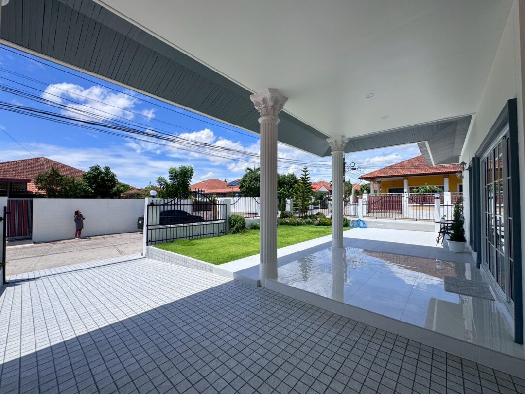 3-bedroom Corner Single House in Eakmongkol 4/1 Village, East Pattaya