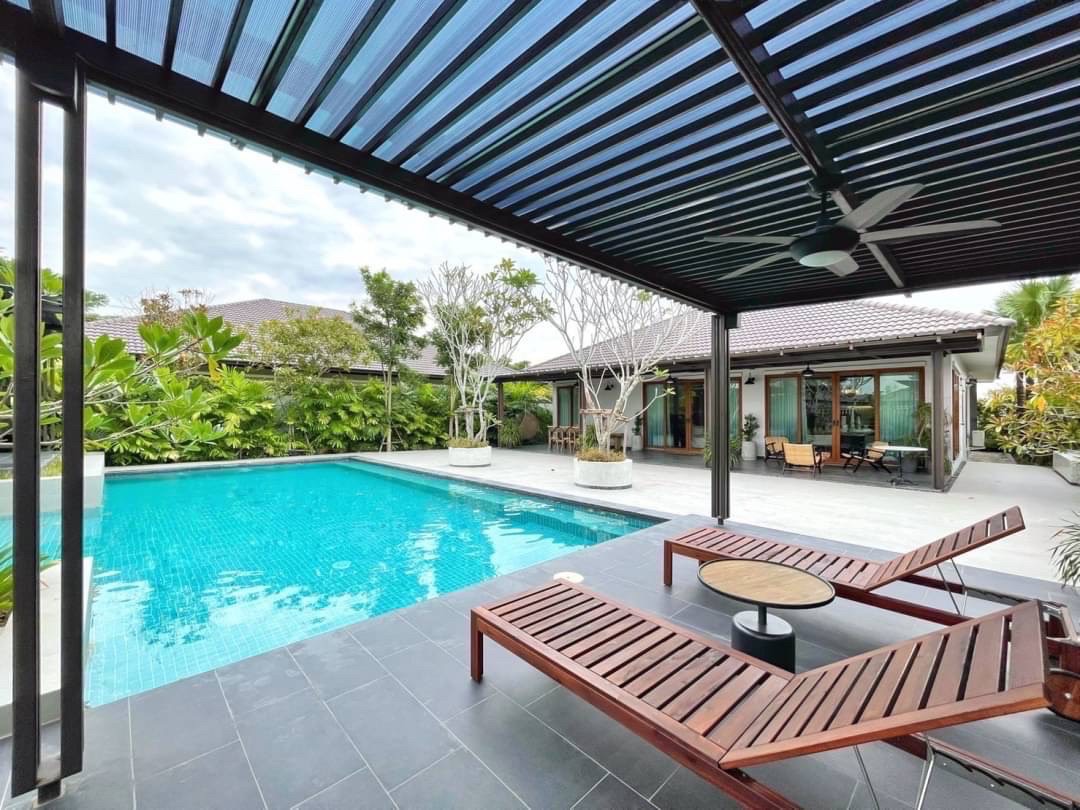 3-bedroom Luxury Pool Villa at Panalee Banna Village in Huay Yai, Pattaya