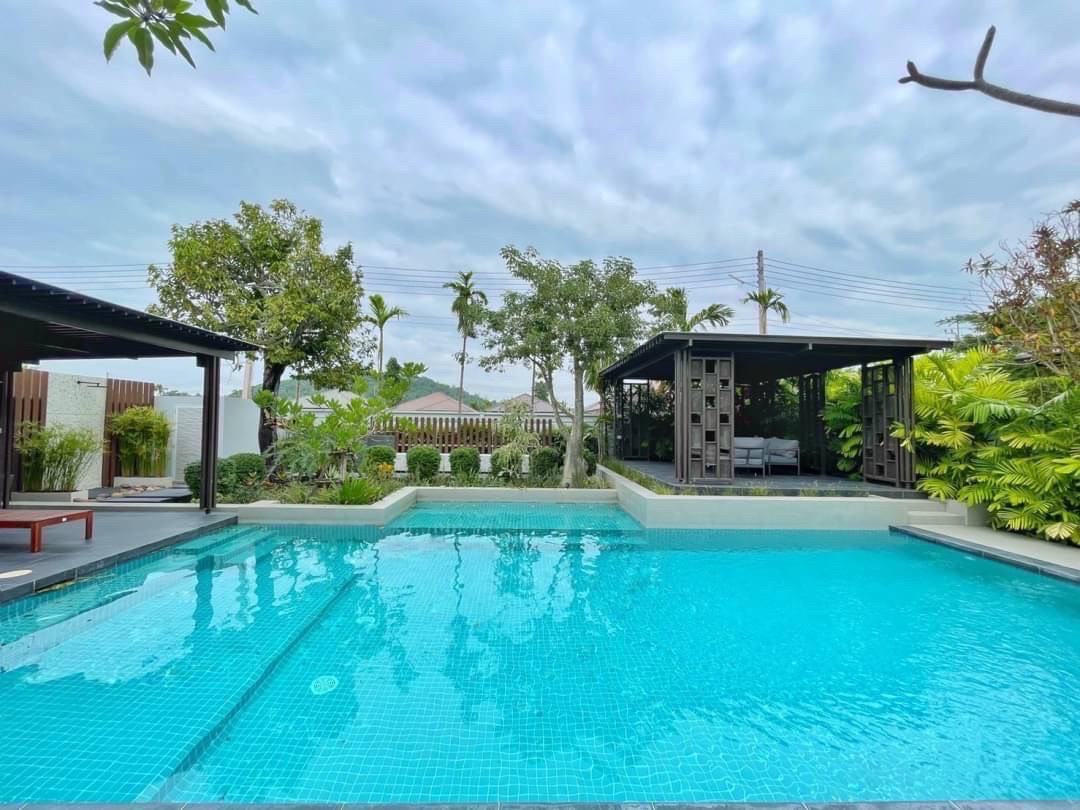 3-bedroom Luxury Pool Villa at Panalee Banna Village in Huay Yai, Pattaya