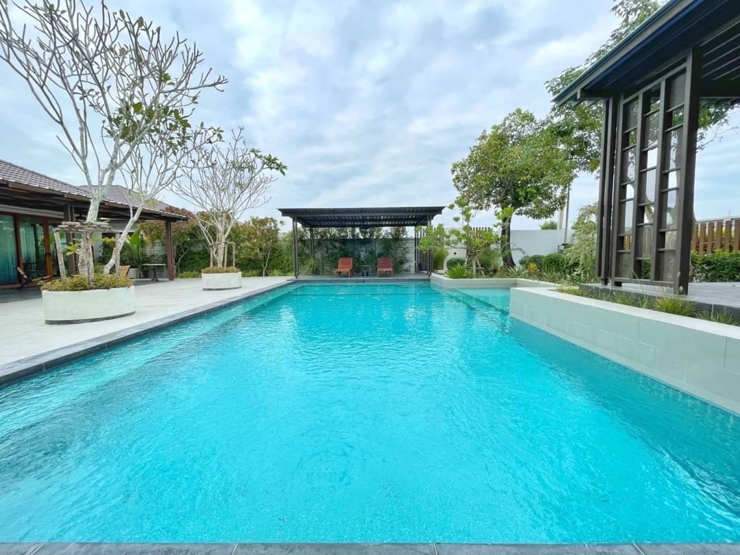 3-bedroom Luxury Pool Villa at Panalee Banna Village in Huay Yai, Pattaya
