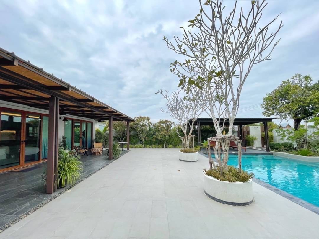 3-bedroom Luxury Pool Villa at Panalee Banna Village in Huay Yai, Pattaya