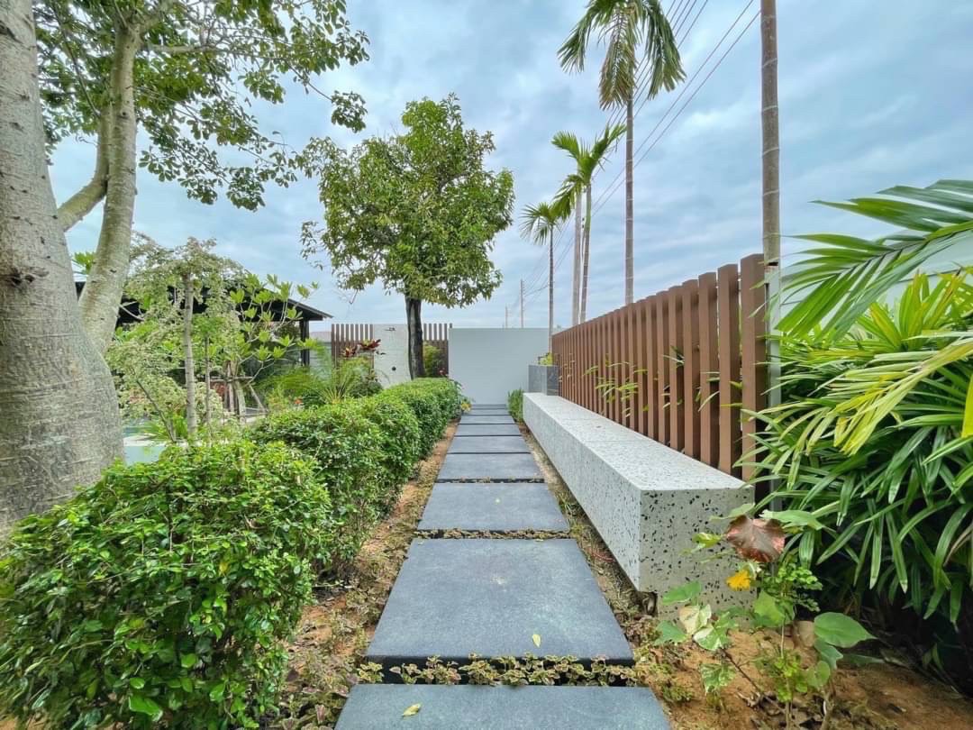 3-bedroom Luxury Pool Villa at Panalee Banna Village in Huay Yai, Pattaya